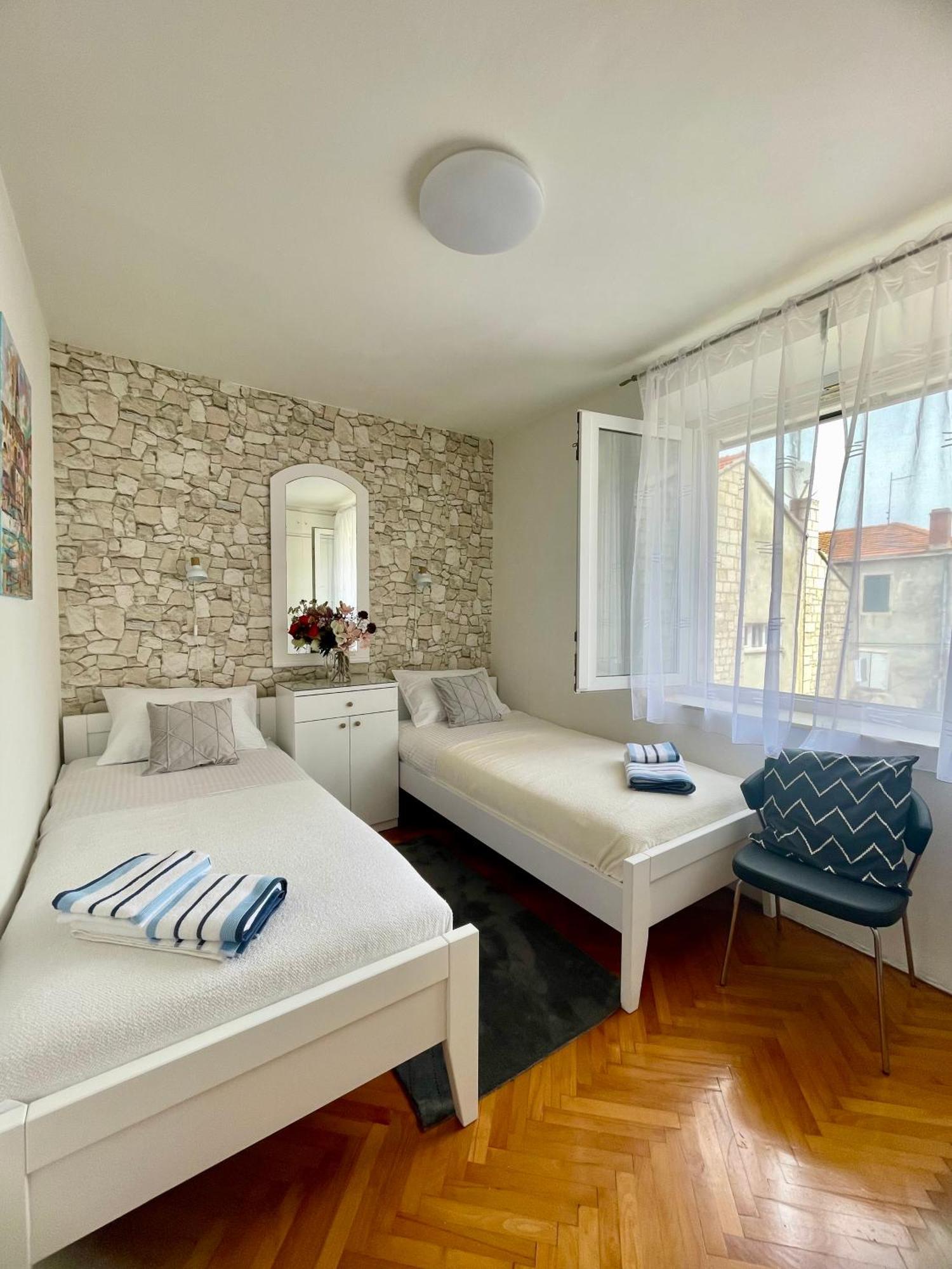 Dinka Old Town Apartment With Sea View Trogir Eksteriør bilde