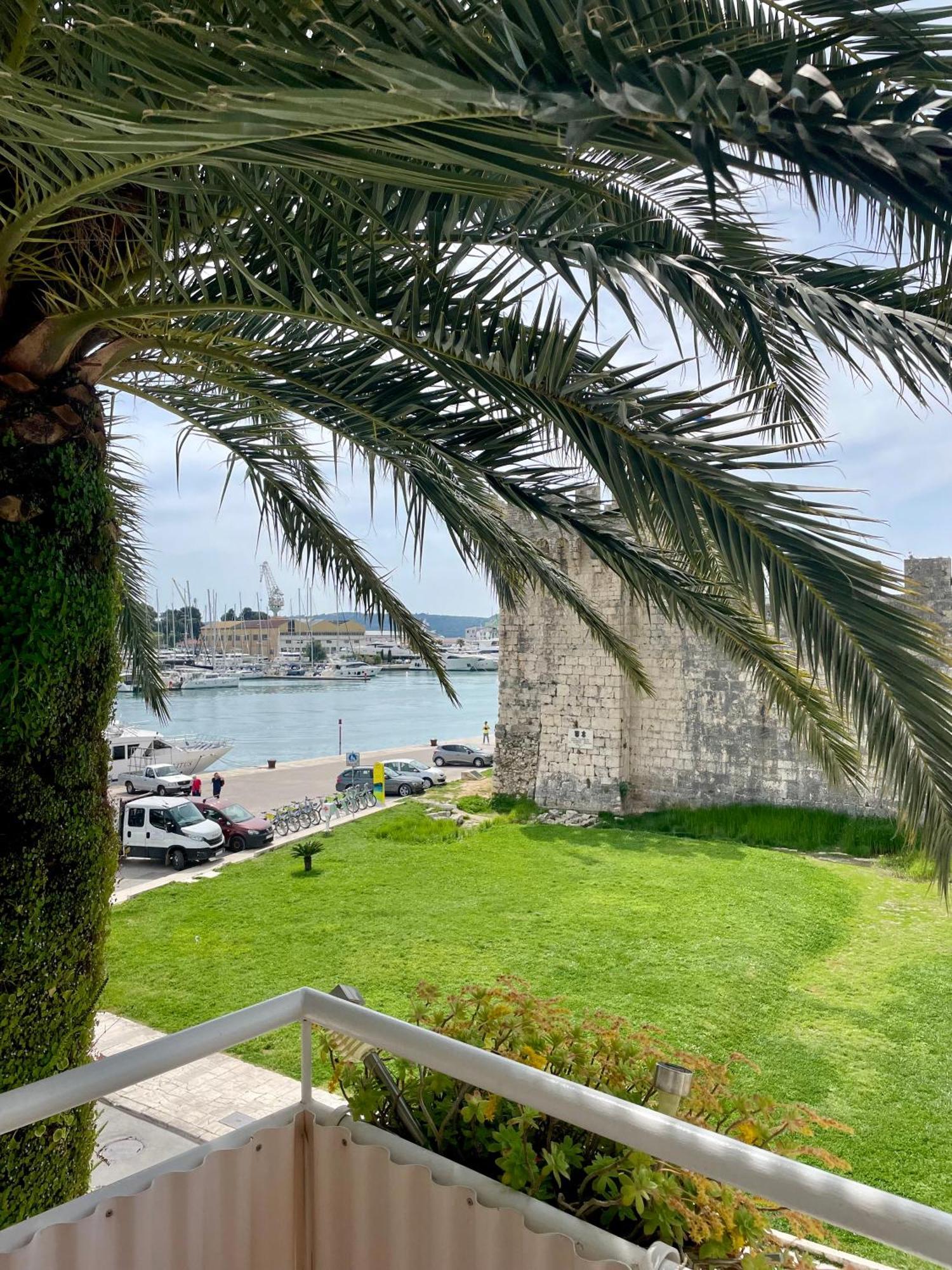 Dinka Old Town Apartment With Sea View Trogir Eksteriør bilde