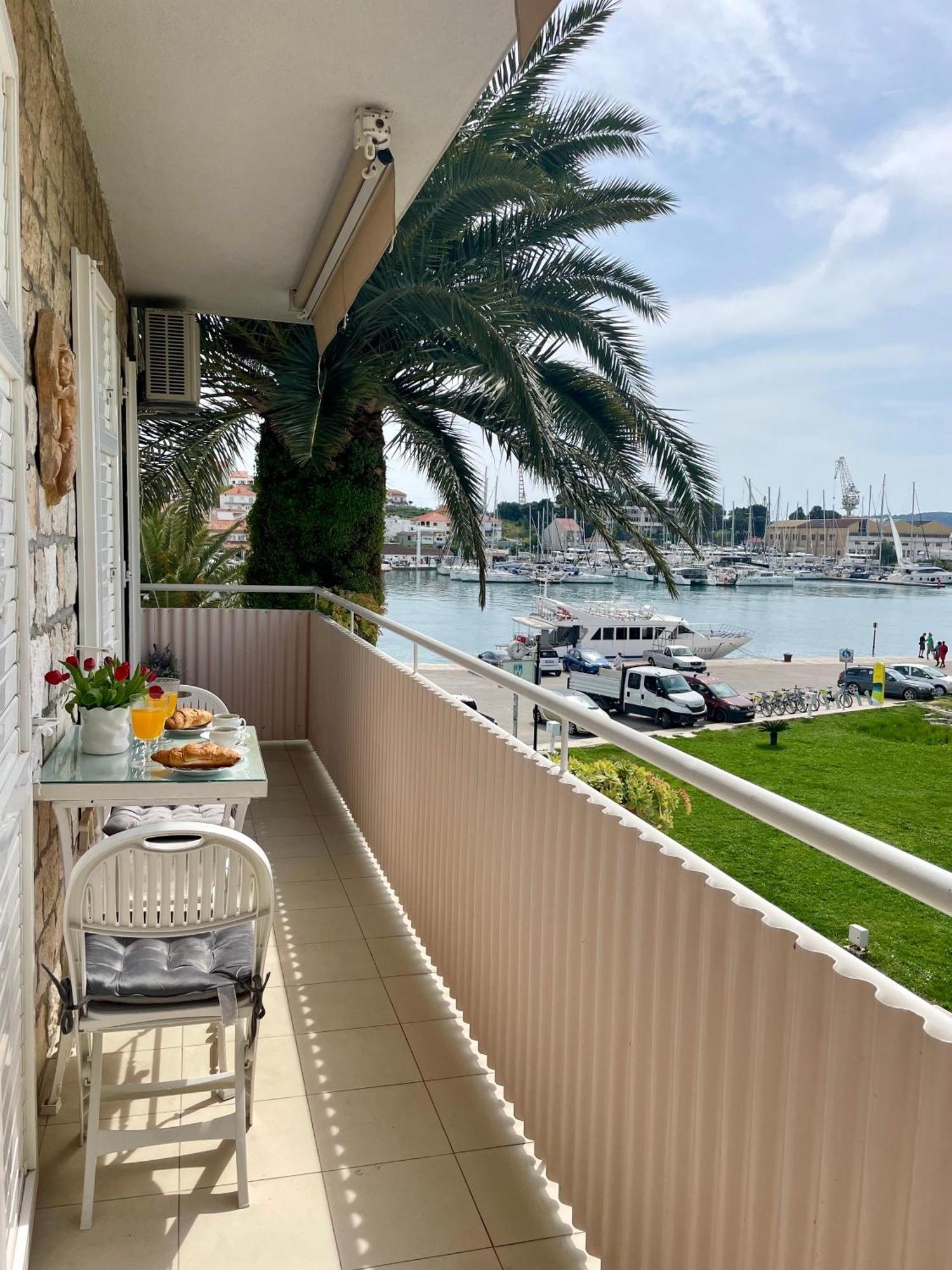 Dinka Old Town Apartment With Sea View Trogir Eksteriør bilde