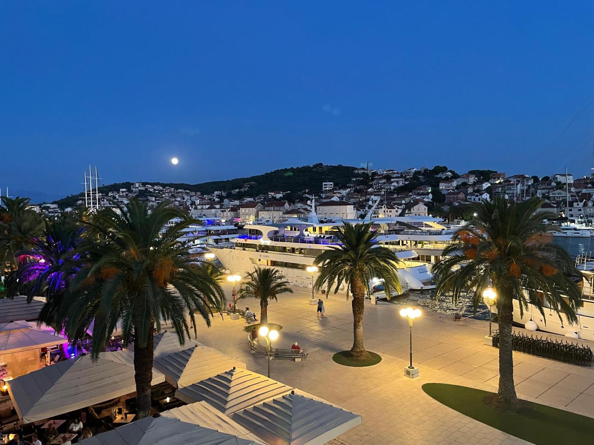 Dinka Old Town Apartment With Sea View Trogir Eksteriør bilde